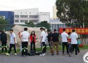 【今日朝陽網(wǎng)】朝陽四高中舉行“愛心包裹”捐贈(zèng)儀式（古悅）