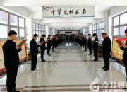 他用傳統(tǒng)文化豐滿學生翱翔云天的羽翼