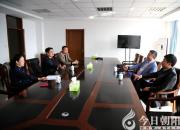 大連市朝陽商會(huì)會(huì)長(zhǎng)到工校參觀考察（王舒依）