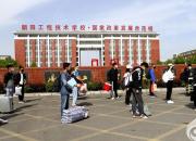 桃李花開(kāi)日 歸來(lái)讀書(shū)時(shí)