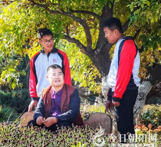 春滿校園花滿枝 心向陽光攜愛行（李淑英）