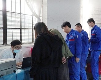 無(wú)償獻(xiàn)血我先行 愛(ài)心傳遞勇?lián)?dāng)——朝陽(yáng)市直機(jī)關(guān)黨員干部職工積極參與冬季無(wú)償獻(xiàn)血活動(dòng)